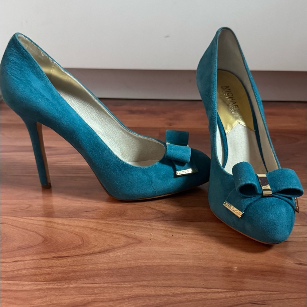 Michael Kors Suede Turquoise Bow Detail Heels